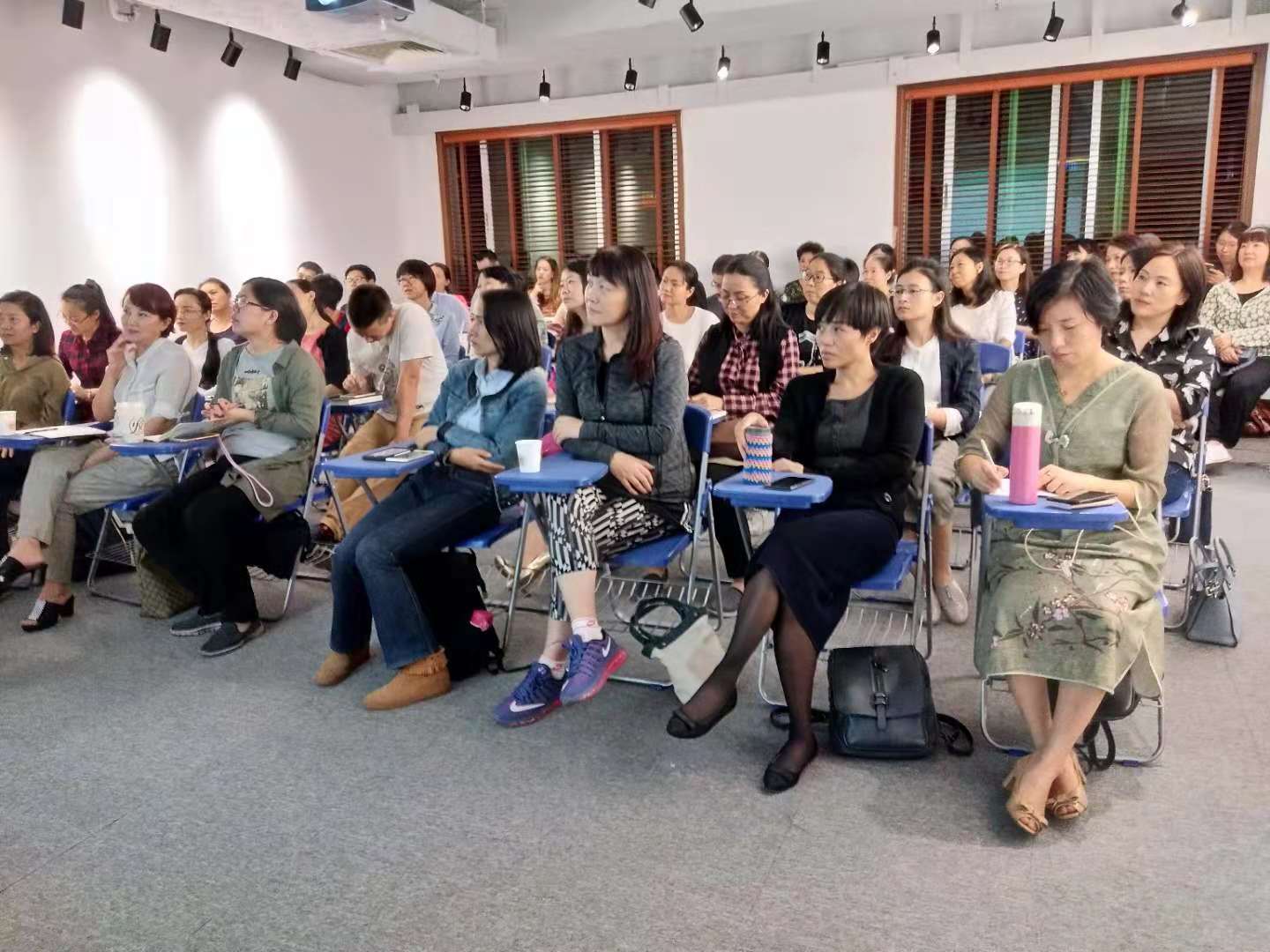 红树林刘博士应邀前往深圳市心理咨询师协会发表演讲