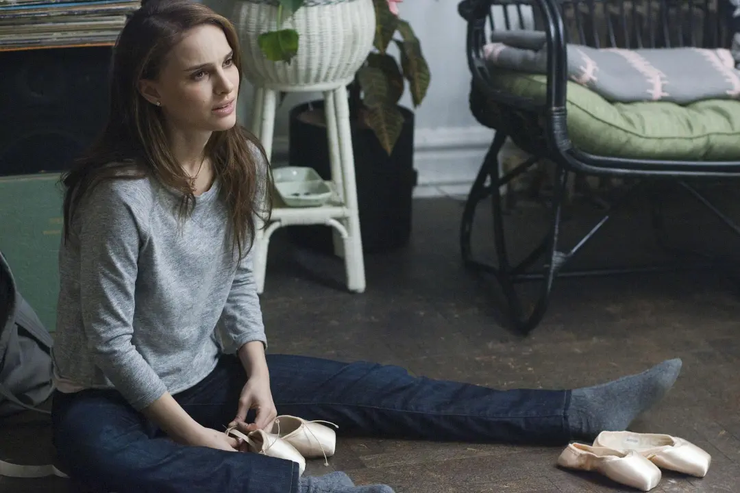 影评｜《黑天鹅》：压抑、控制与完美主义的代价